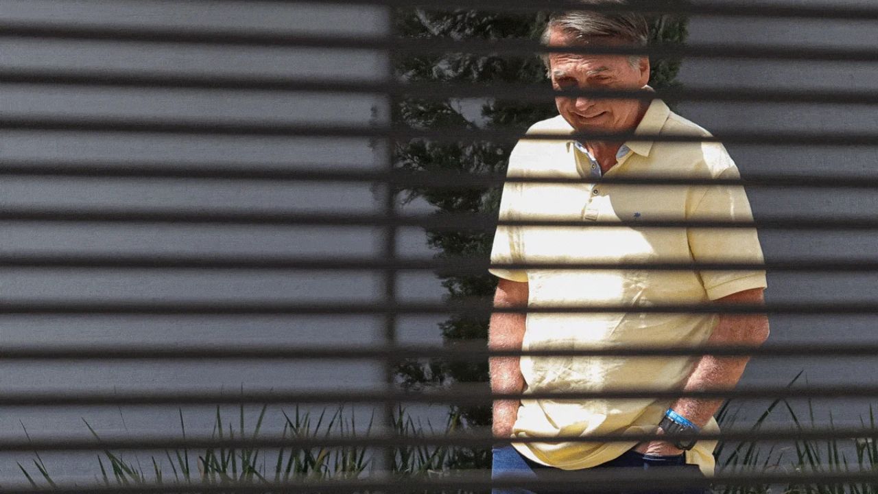 Vai preso sim, seu sem-vergonha. Já está!